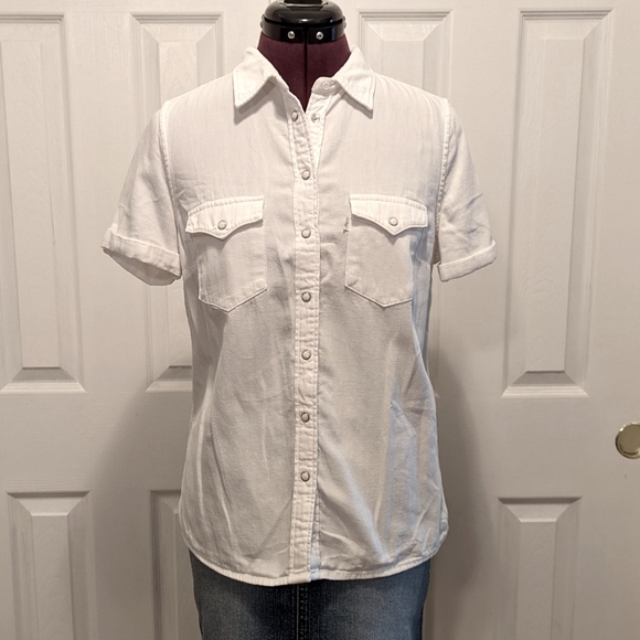 White Levi's Shirt Short Sleeve, Small, EUC - Picture 1 of 6